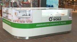 Stoisko eSmoking World w Quick Park Mysłowice BIZNES, Handel - Wolnostojące stoisko handlowe z ofertą e-papierosów zostanie otwarte w Quick Park Mysłowice. Centrum handlowe wynajęło powierzchnię pasażu handlowego firmie Chic, właścicielowi marki eSmoking World.