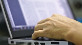 System Hybris. Unikalne rozwiązanie e-commerce dla największych firm BIZNES, Handel - Z systemu Hybris korzystają najwięksi: Coca-Cola, Nespresso, Nikon, a w Polsce Orange, Auchan, Tui, Komfort. O korzyściach płynących z użytkowania omnichannelowego systemu e-commerce, opowiada ekspert firmy SI-eCommerce Adam Kołodziej.