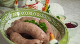 Białostocki Lech na wysokich obrotach. Rusza wielkanocna sprzedaż BIZNES, Handel - Polędwiczka natura”, seria „Dymem wędzone”, ale też tradycyjny żur i biała kiełbasa - to przeboje tegorocznej oferty wielkanocnej firmy Lech- Garmażeria Staropolska. Zamówienia można już składać w sklepach firmowych.