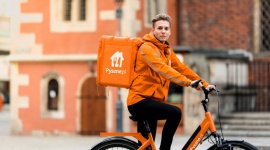 Ekologiczne dostawy rowerowe Pyszne.pl startują we Wrocławiu BIZNES, Handel - Własna dostawa sposobem na poszerzenie oferty dla klientów serwisu. Wrocław stał się drugim po Warszawie miastem, gdzie zostały uruchomione darmowe dla użytkowników, szybkie dostawy realizowane przez Pyszne.pl.