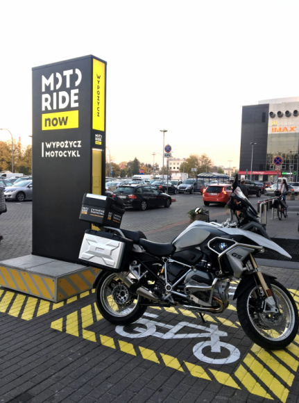 Sadyba Best Mall z pierwszą w Polsce bezobsługową wypożyczalnią motocykli