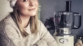 Gotowali dla dzieci BIZNES, Handel - W grudniu czwórka lubianych influencerów postanowiła zorganizować akcję, w której gotowali, dzielili się przepisami i prosili swoich followersów na kanałach Instagram, o wytypowanie placówki, której producent małego AGD przekaże świąteczne dary.