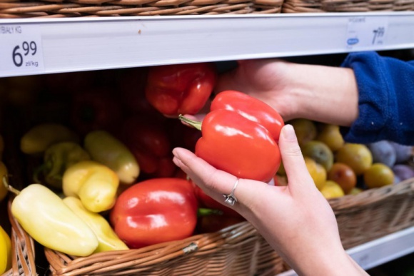 Koszyk na majówkę w małych sklepach większy o 30% i bardziej domowy