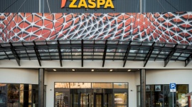 Galeria Zaspa otwarta od 4 maja BIZNES, Handel - Zgodnie z rozporządzeniem Ministerstwa Rozwoju od 4 maja ponownie czynne będą centra handlowe. Od poniedziałku wszystkie sklepy w Galerii Zaspa, z wyłączeniem salonu fryzjerskiego, kosmetycznego i klubu fitness, będą więc otwarte.